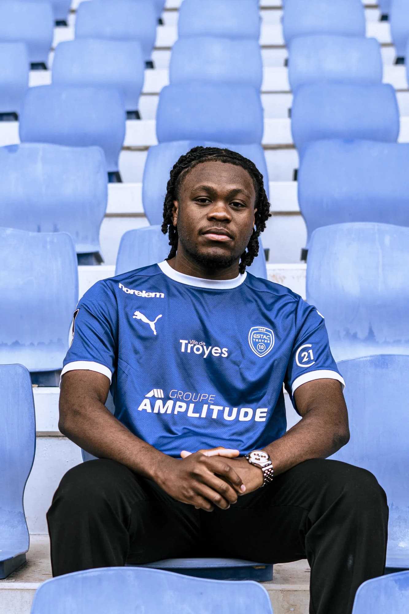 Signature Antony Ngueouya — Portrait, Troyes, France — photo de Jérémy Hordé, photographe (5)